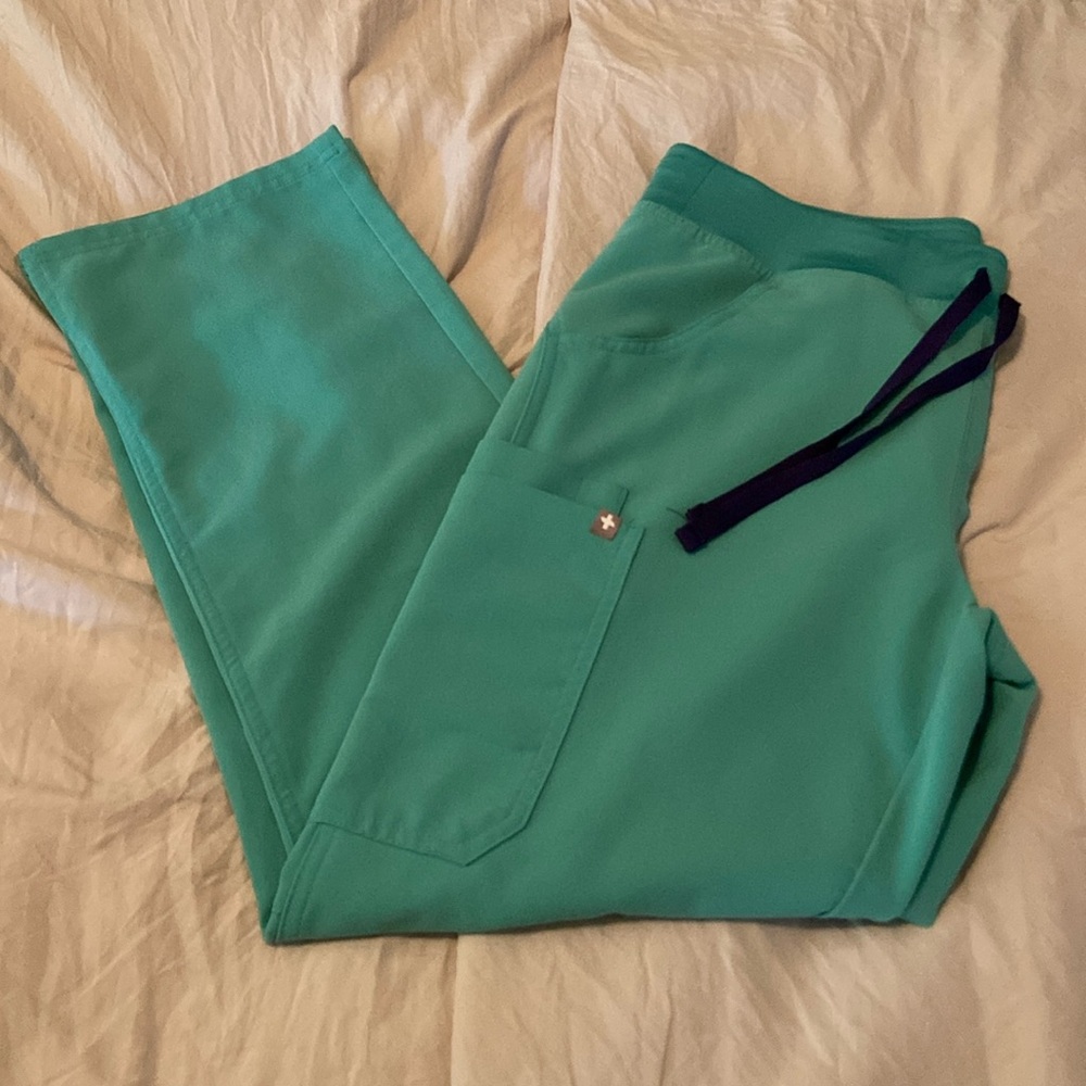 FIGS Women Surgical Green Scrub Pants